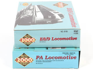 Lot 45 - PROTO 2000 SERIES 'HO' (2)