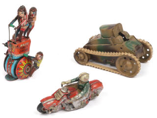 Lot 85 - DIVERS (3)