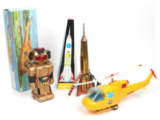 Lot 82 - DIVERS (3)