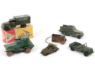Lot 73 - DIVERS (6)