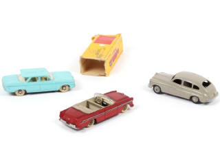Lot 224 - DINKY TOYS (FRANCE) (3)