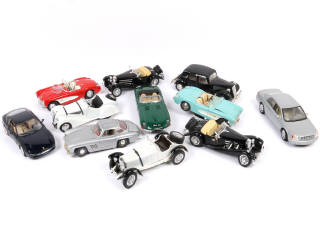 Lot 64 - DIVERS (11)