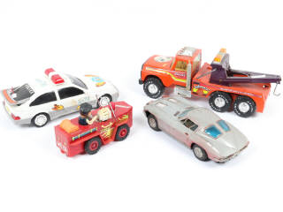 Lot 61 - DIVERS (4)