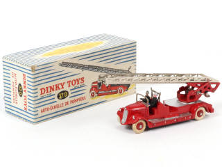 Lot 204 - DINKY TOYS (FRANCE) (1)