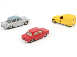 Lot 301 - DINKY TOYS (FRANCE) (3)