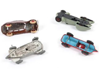 Lot 302 - DINKY TOYS (FRANCE) (4)