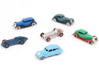 Lot 306 - DINKY TOYS (FRANCE) (6)