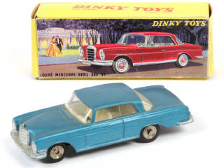 Lot 279 - DINKY TOYS (FRANCE) (1)