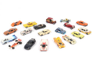 Lot 98 - DIVERS (19)