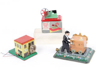 Lot 61 - DIVERS (3)
