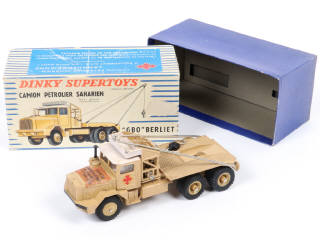 Lot 296 - DINKY TOYS (FRANCE) (1)