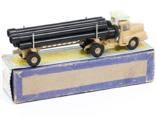 Lot 297 - DINKY TOYS (FRANCE) (1)