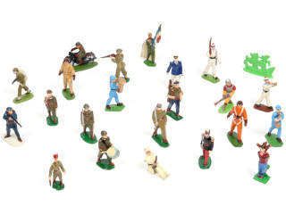 Lot 13 - DIVERS (23)