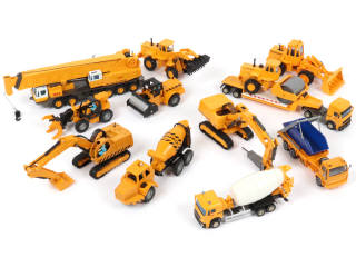 Lot 127 - DIVERS (12)