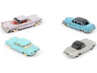 Lot 274 - DINKY TOYS (FRANCE) (4)