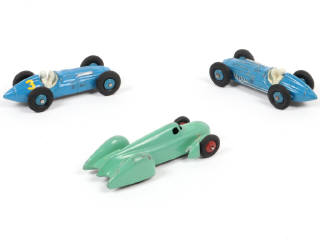 Lot 272 - DINKY TOYS (FRANCE) (3)