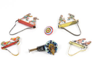 Lot 105 - DIVERS (6)