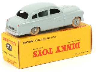 Lot 213 - DINKY TOYS (FRANCE) (1)