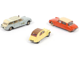 Lot 271 - DINKY TOYS (FRANCE) (3)