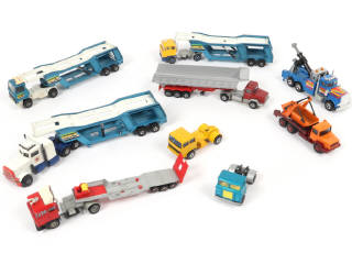 Lot 305 - DIVERS (9)