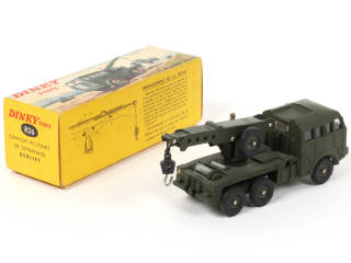 Lot 235 - DINKY TOYS (FRANCE) (1)