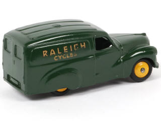 Lot 140 - DINKY TOYS (GB) (1)