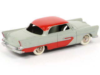 Lot 189 - DINKY TOYS (FRANCE) (1)