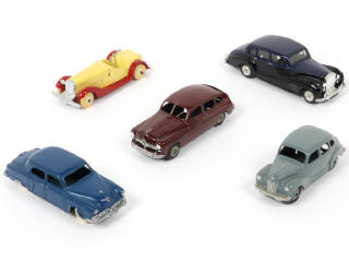 Lot 265 - DINKY TOYS (FRANCE) (5)