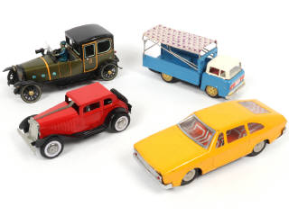 Lot 57 - DIVERS (4)