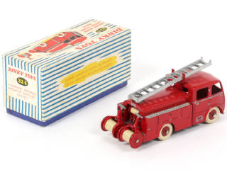Lot 215 - DINKY TOYS (FRANCE) (1)