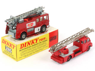 Lot 133 - DINKY TOYS (GB) (2)