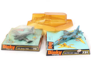 Lot 170 - DINKY TOYS (GB) (2)
