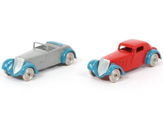 Lot 302 - DIVERS (2)