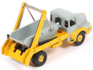 Lot 164 - DINKY TOYS (FRANCE) (1)