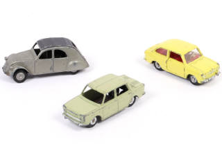 Lot 246 - DINKY TOYS (FRANCE) (3)