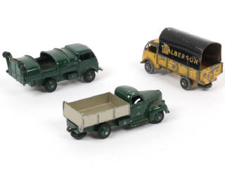 Lot 253 - DINKY TOYS (FRANCE) (3)