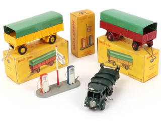 Lot 266 - DINKY TOYS (FRANCE) (4)