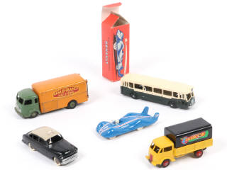 Lot 268 - DINKY TOYS (FRANCE) (5)