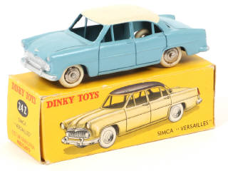 Lot 153 - DINKY TOYS (FRANCE) (1)