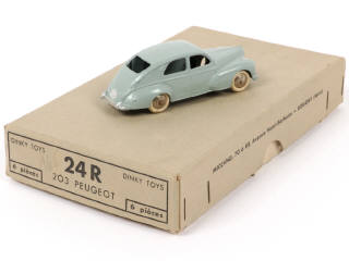 Lot 122 - DINKY TOYS (FRANCE) (3)