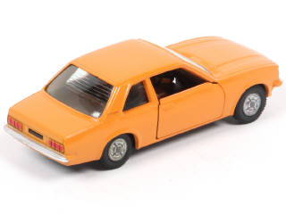 Lot 219 - DINKY TOYS (FRANCE) (1)