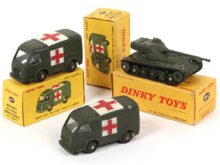 Lot 260 - DINKY TOYS (FRANCE) (3)