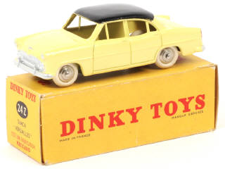 Lot 154 - DINKY TOYS (FRANCE) (1)