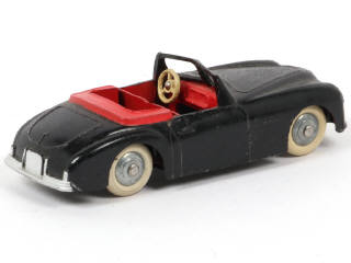 Lot 141 - DINKY TOYS (FRANCE) (1)