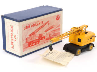 Lot 197 - DINKY TOYS (FRANCE) (1)