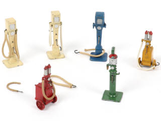 Lot 126 - DINKY TOYS (FRANCE) (6)