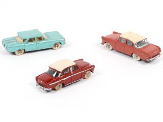 Lot 241 - DINKY TOYS (FRANCE) (3)