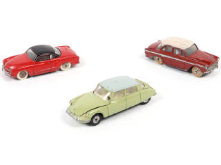 Lot 243 - DINKY TOYS (FRANCE) (3)