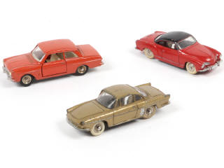 Lot 237 - DINKY TOYS (FRANCE) (3)