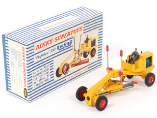 Lot 201 - DINKY TOYS (FRANCE) (1)